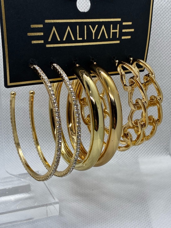 Aaliyah Jewelry - 3For$20 Aaliyah 90’s Style Gold-Tone Hoop & Chain Earring Set